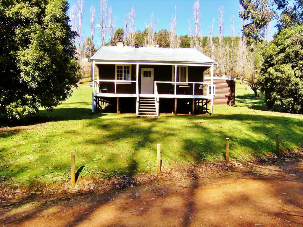 Lewana Cottages Balingup Room photo